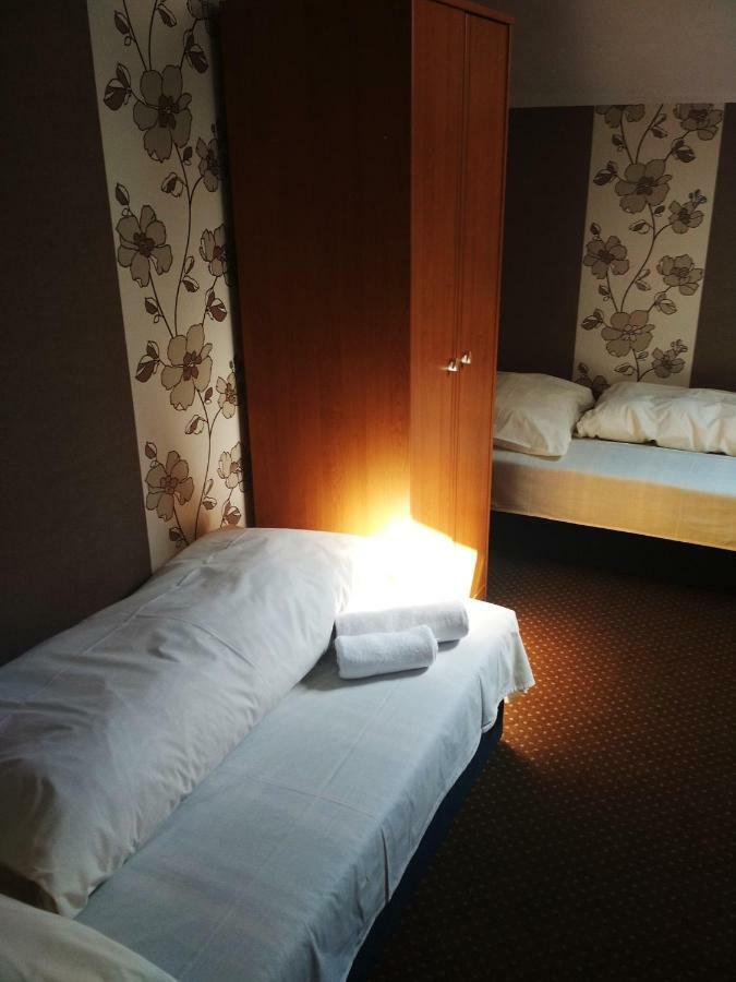 Motel Sawik Dziekanowice Lednogora Exterior foto